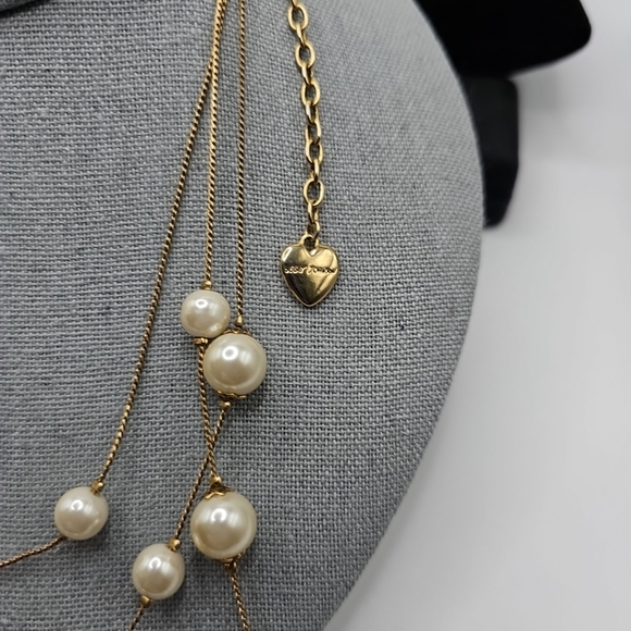 Betsey Johnson three-strand necklace rhinestones, faux pearls, Leopard Dangles - Picture 3 of 3